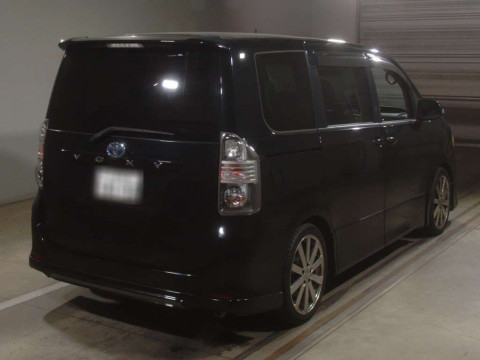 2009 Toyota Voxy ZRR70W[1]