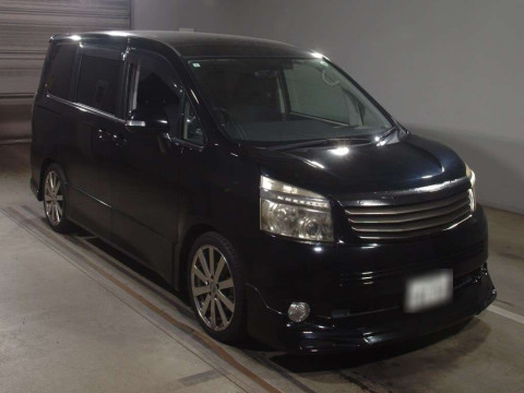 2009 Toyota Voxy ZRR70W[2]