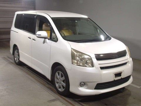 2008 Toyota Noah ZRR70W[2]