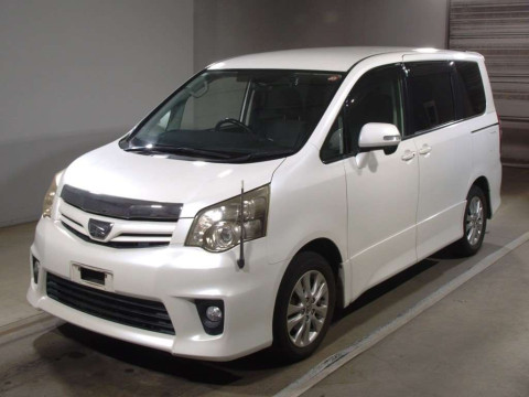 2010 Toyota Noah ZRR70W[0]