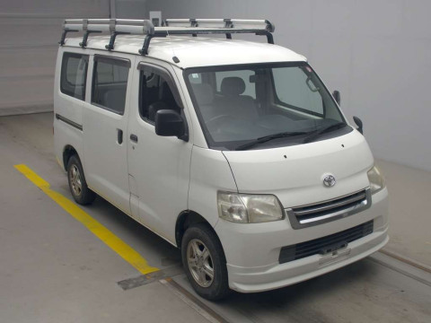 2011 Toyota Liteace Van S402M[2]