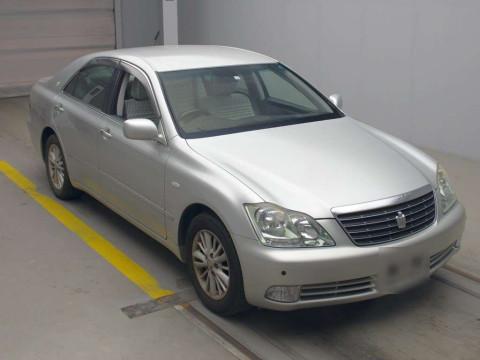 2004 Toyota Crown GRS180[2]