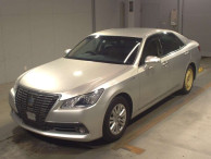 2013 Toyota Crown Hybrid