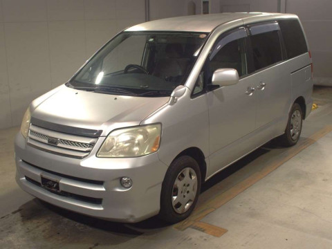 2006 Toyota Noah AZR60G[0]