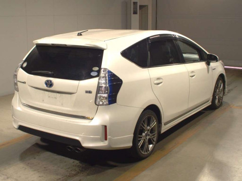 2012 Toyota Prius alpha ZVW41W[1]