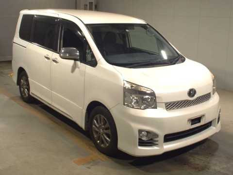 2013 Toyota Voxy ZRR70W[2]