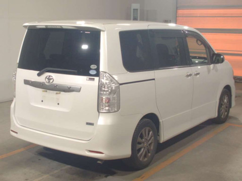 2011 Toyota Voxy ZRR70W[1]