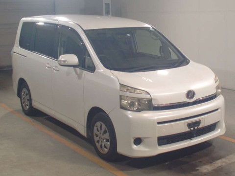 2010 Toyota Voxy ZRR70G[2]