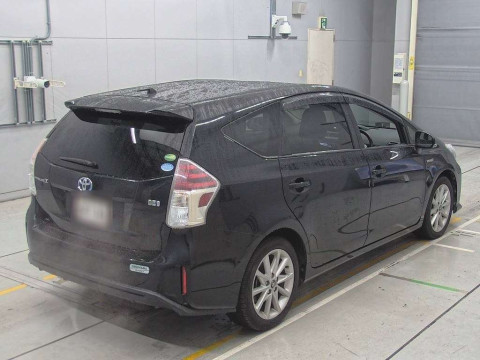 2017 Toyota Prius alpha ZVW41W[1]