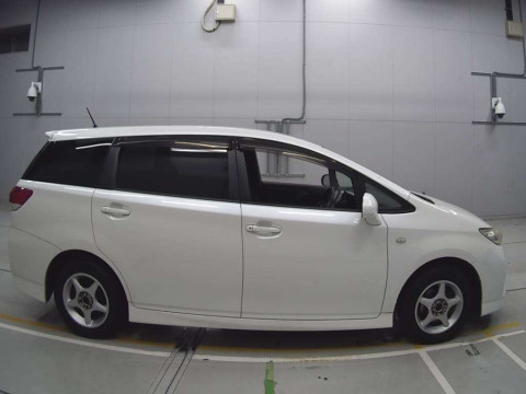 2009 Toyota Wish ZGE20G[2]