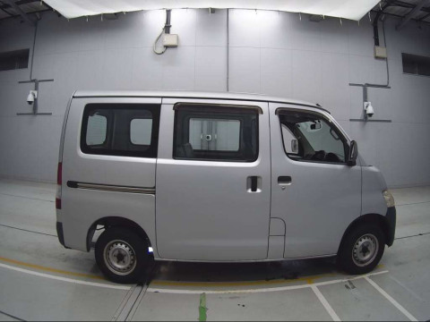 2008 Toyota Liteace Van S402M[2]