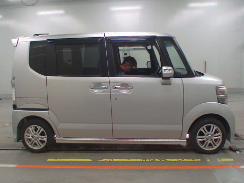 2012 Honda N-BOX CUSTOM JF1[2]