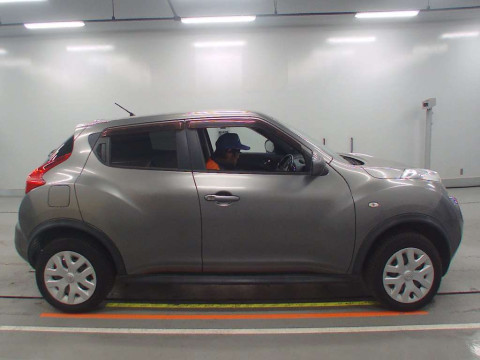 2010 Nissan JUKE YF15[2]