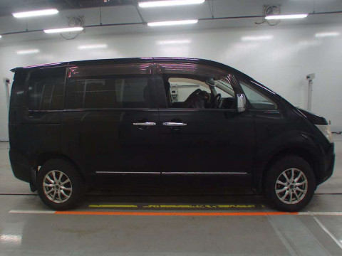 2013 Mitsubishi Delica D5 CV1W[2]