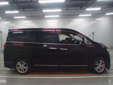 2012 Nissan Elgrand PE52[2]