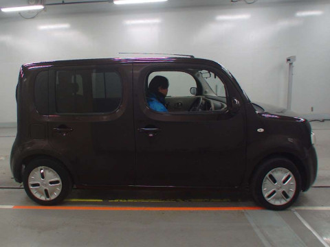 2016 Nissan Cube Z12[2]