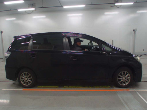 2012 Toyota Wish ZGE25W[2]