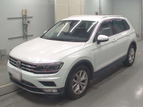 2017 Volkswagen Tiguan 5NCZE[0]