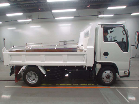 2013 Isuzu Elf Truck NKS85AN[2]