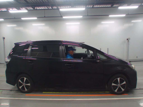 2013 Toyota Wish ZGE20W[2]