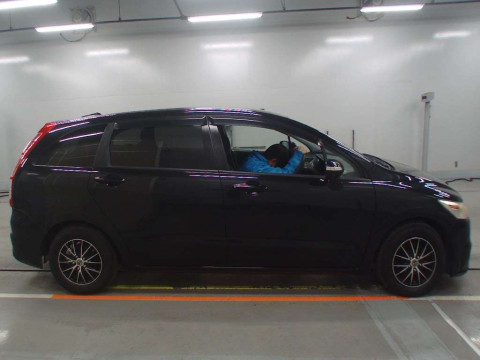 2010 Honda Stream RN6[2]