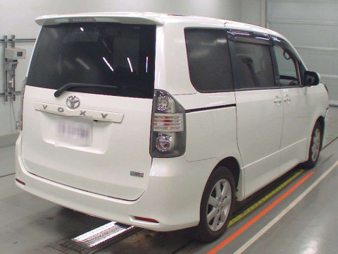 2008 Toyota Voxy ZRR70W[1]