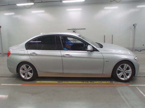 2013 BMW 3 Series 3D20[2]