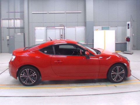 2014 Toyota 86 ZN6[2]