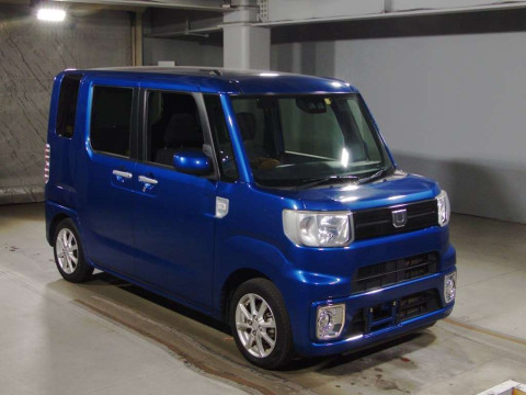 2018 Daihatsu Wake LA700S[2]