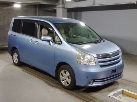 2008 Toyota Noah ZRR75G[2]