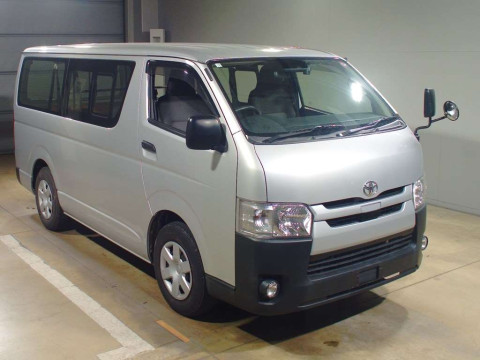 2019 Toyota Regiusace Van TRH200V[2]