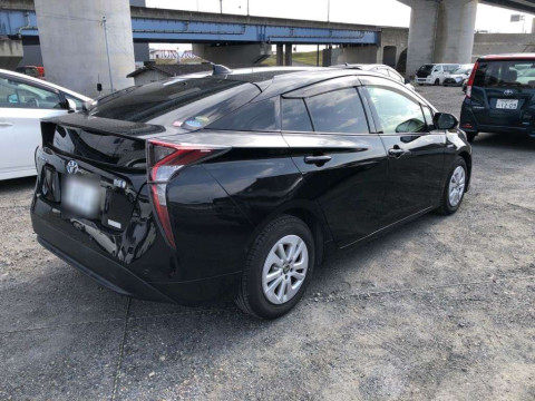 2018 Toyota Prius ZVW50[1]