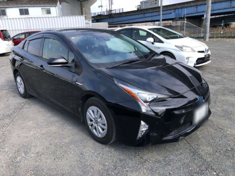 2018 Toyota Prius ZVW50[2]