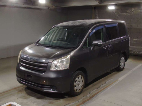 2010 Toyota Noah ZRR70G[0]