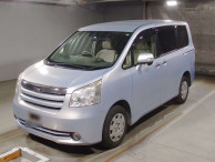 2010 Toyota Noah