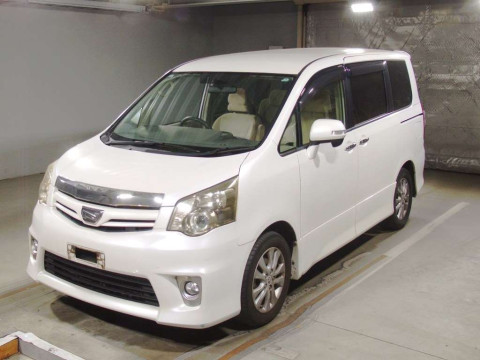 2011 Toyota Noah ZRR70W[0]