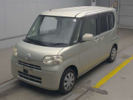 2010 Daihatsu Tanto