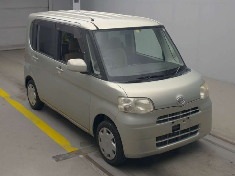 2010 Daihatsu Tanto L375S[2]