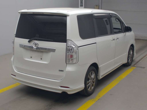 2012 Toyota Voxy ZRR70W[1]