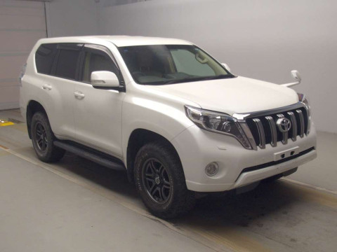 2016 Toyota Land Cruiser Prado TRJ150W[2]