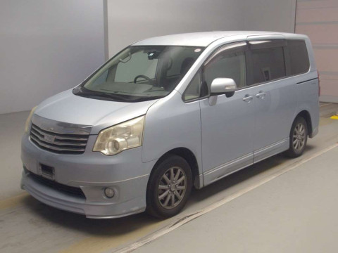 2010 Toyota Noah ZRR70G[0]