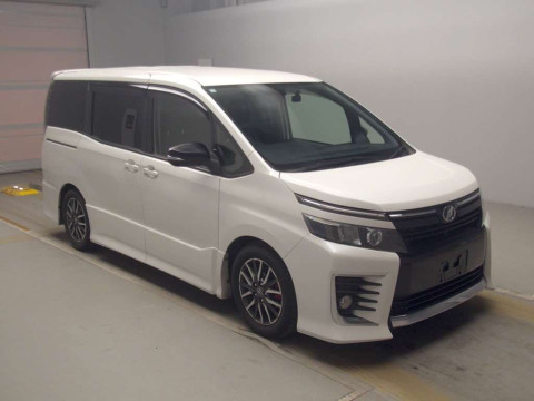 2014 Toyota Voxy ZRR80W[2]