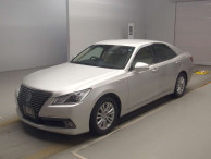 2014 Toyota Crown Hybrid