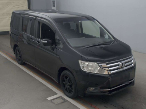 2014 Honda Step WGN RK1[2]