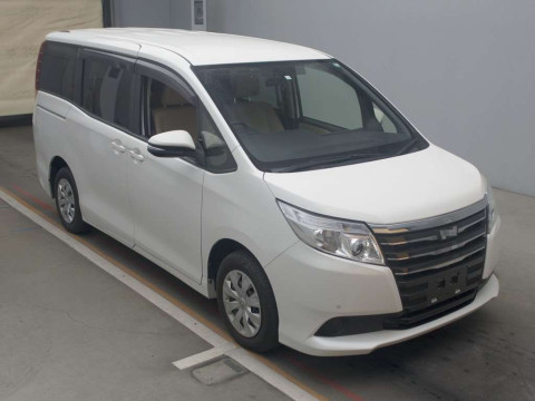 2014 Toyota Noah ZRR80G[2]