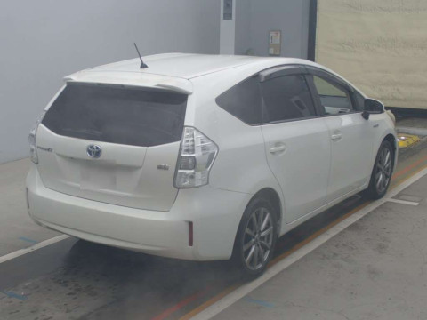 2012 Toyota Prius alpha ZVW41W[1]