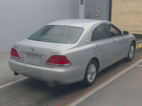 2004 Toyota Crown GRS180[1]