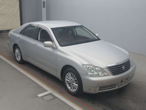 2004 Toyota Crown GRS180[2]