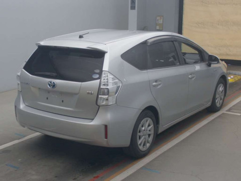 2011 Toyota Prius alpha ZVW41W[1]