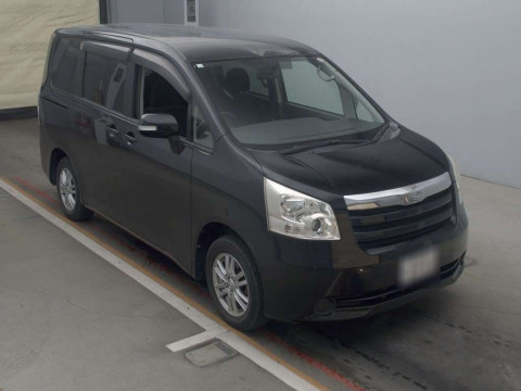 2008 Toyota Noah ZRR70G[2]